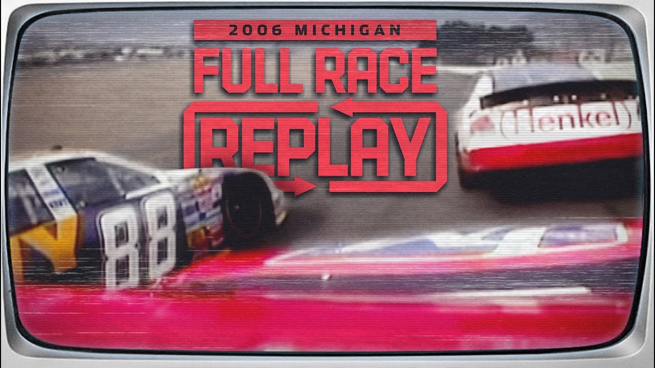Dale Earnhardt Jr. et Carl Edwards à la lute pour la victoire au Michigan en NASCAR XFINITY Series lors de la saison 2006.
