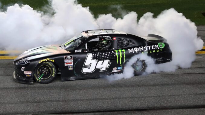 Premiere-victoire-carriere-Ty-Gibbs-NASCAR-scaled