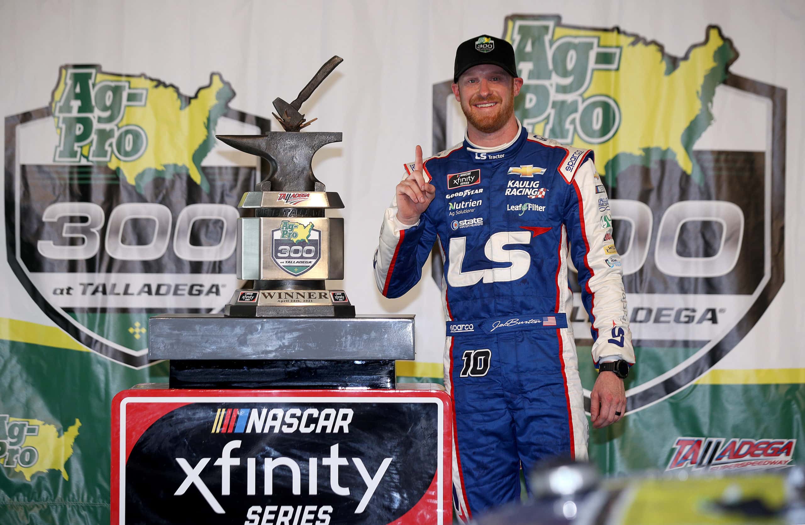 Jeb Burton s'impose sous la pluie