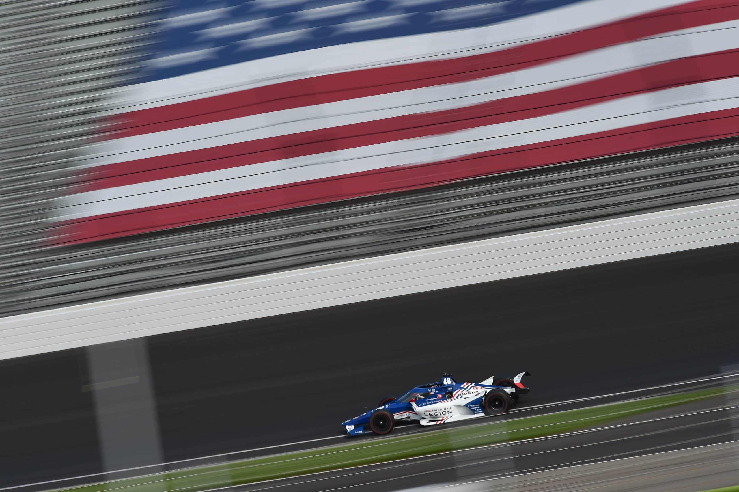 Tony Kanaan se montre avant le Fast Friday