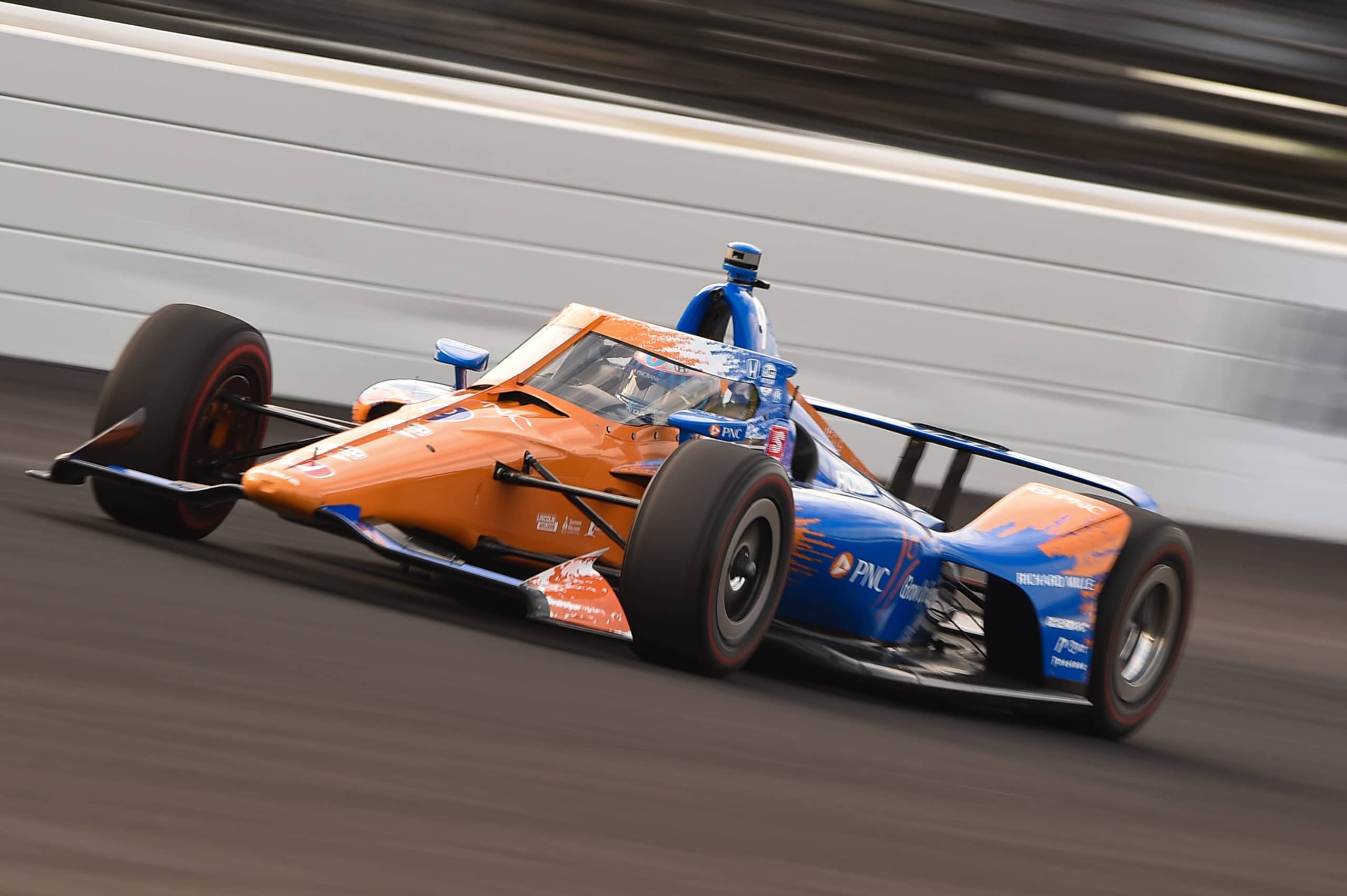 Scott Dixon domine le Carb Day