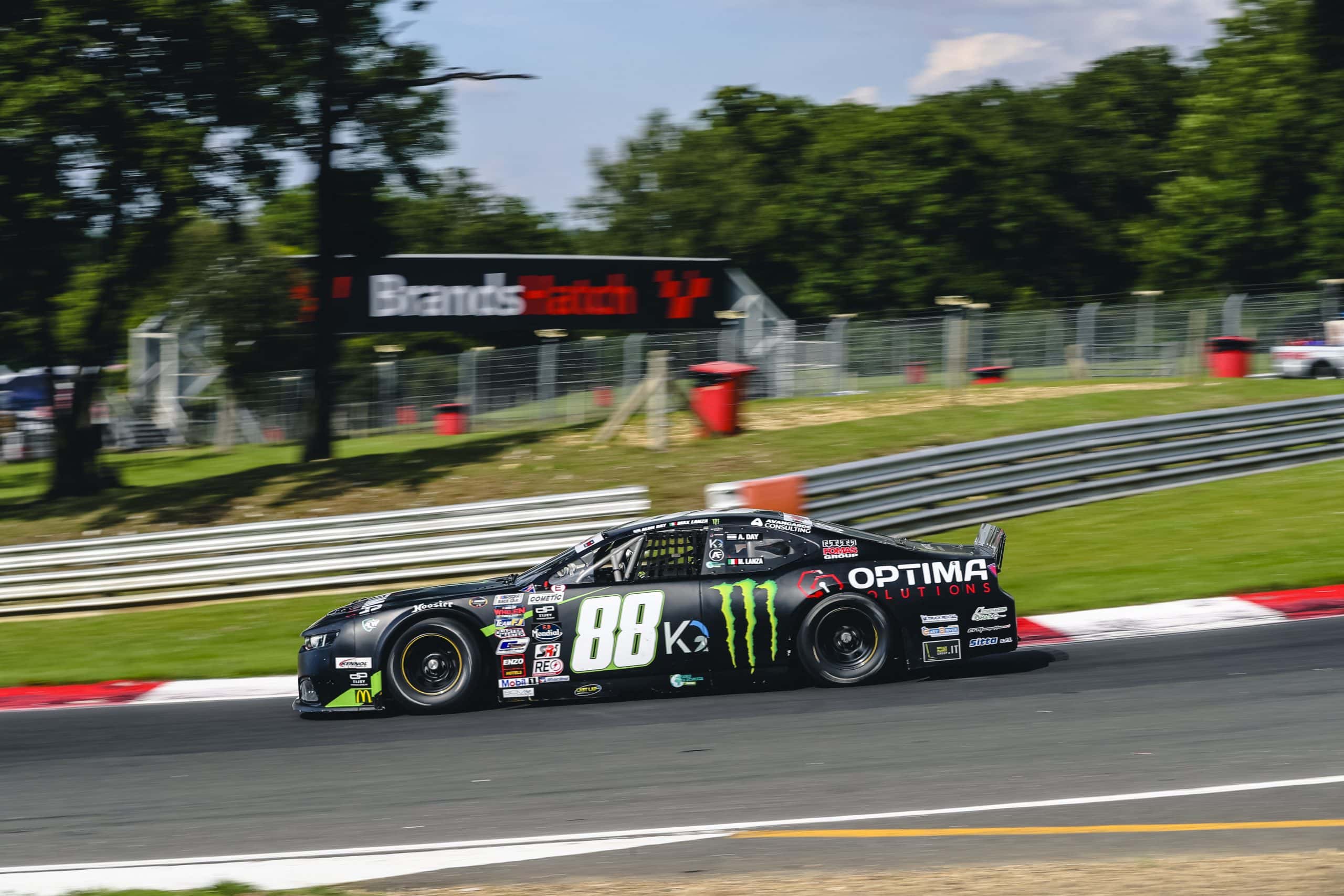 Alon Day et Tobias Dauenhauer mènent les essais libres à Brands Hatch