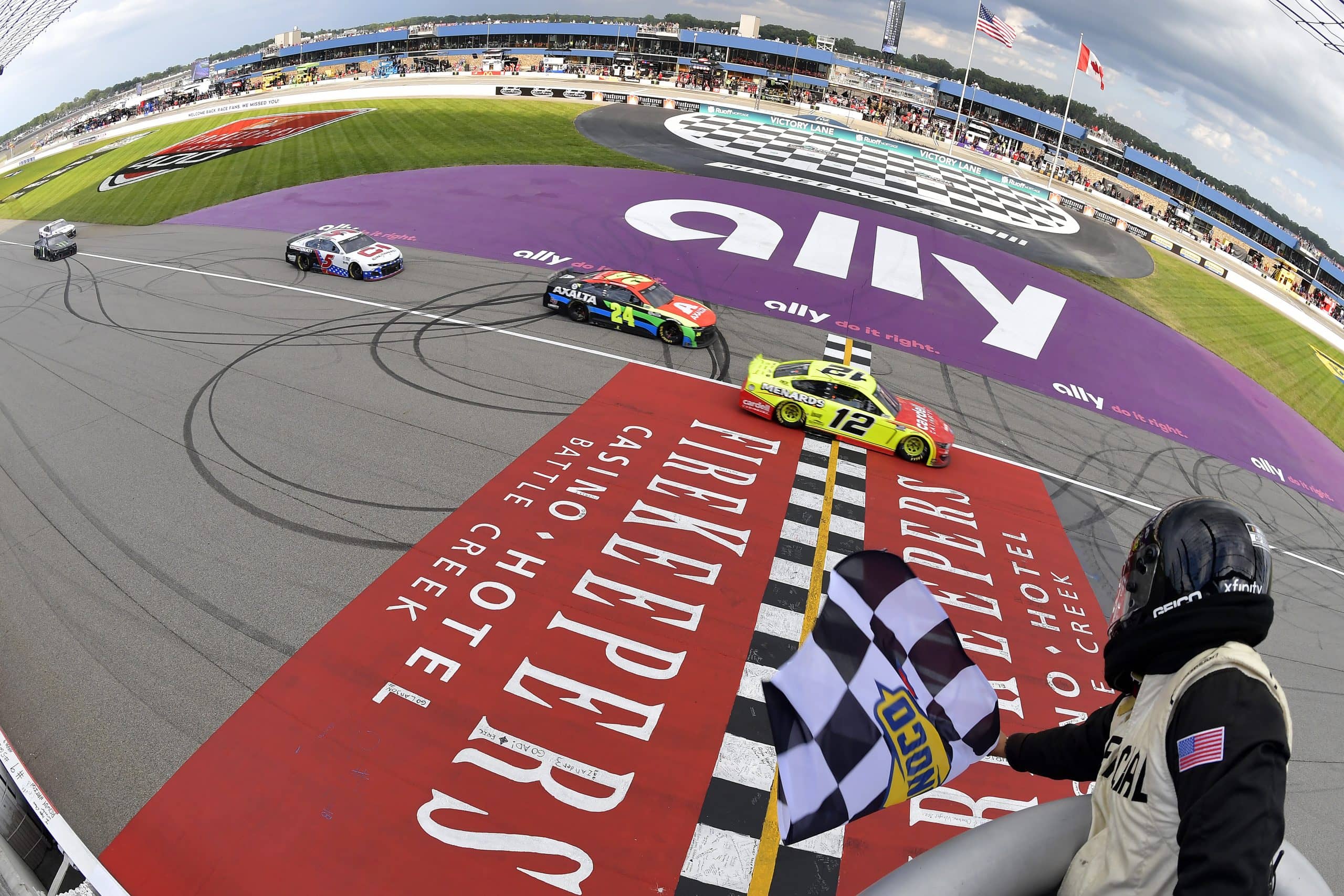 Ryan Blaney s'impose au Michigan