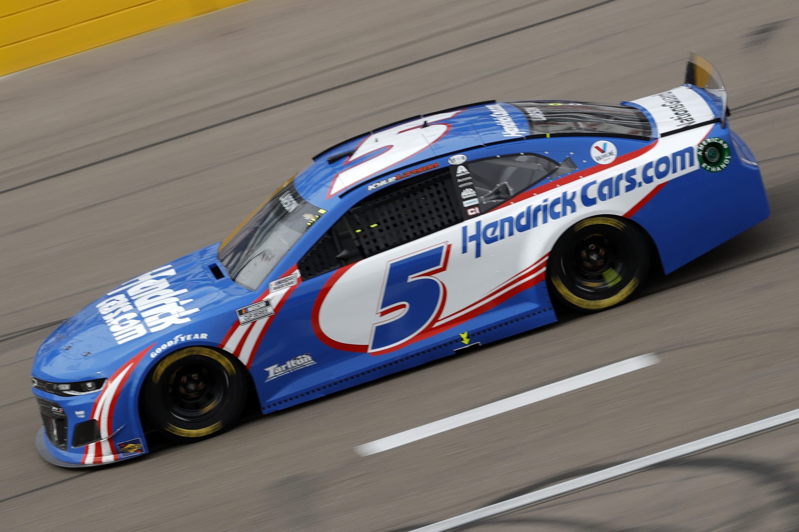 Kyle Larson en pole à Richmond