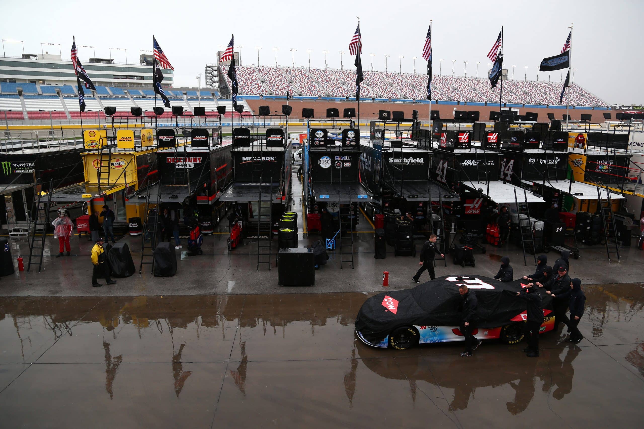 La course de Talladega reportée à lundi