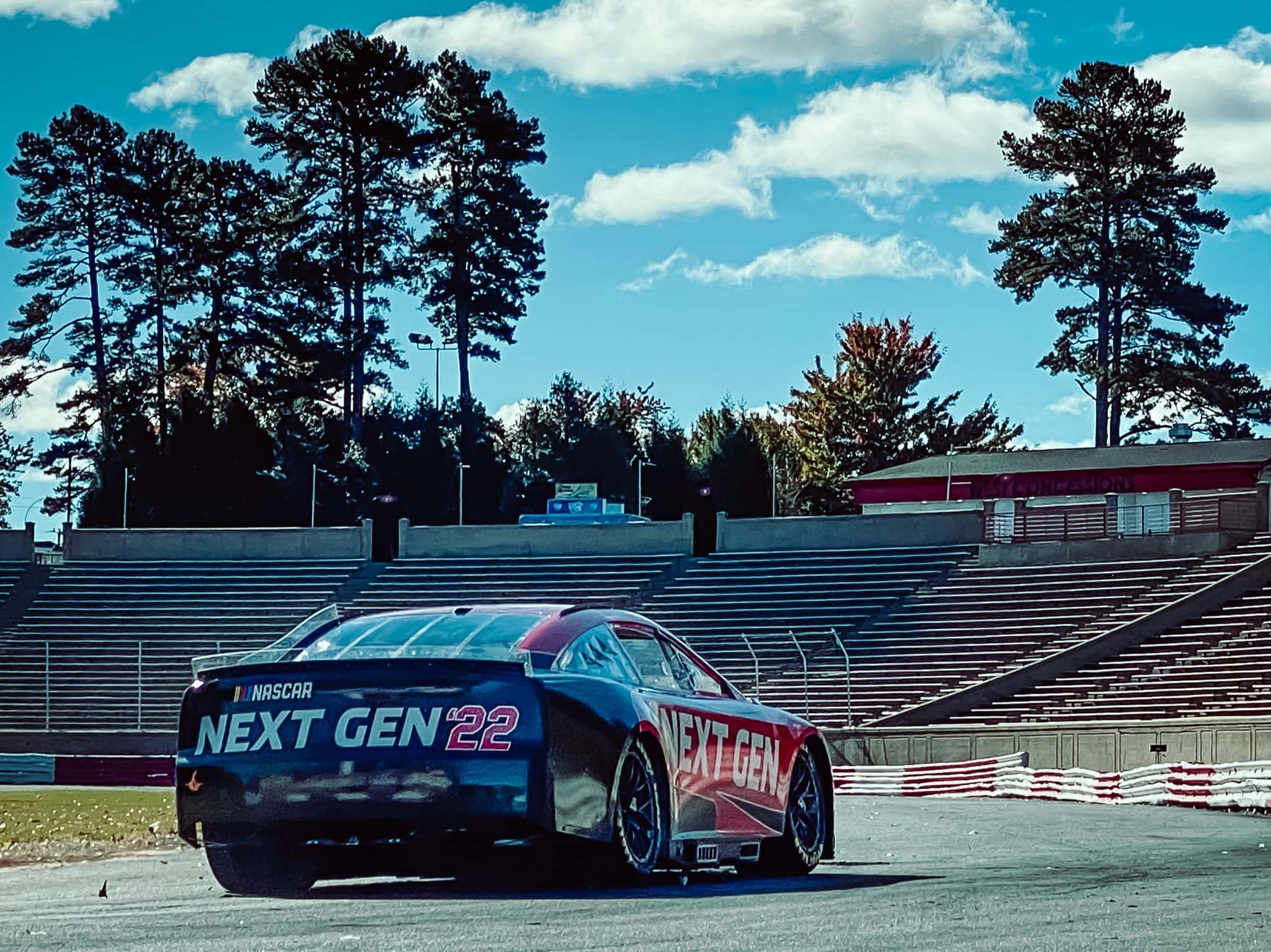 Bowyer, Earnhardt et Stewart à Bowman Gray