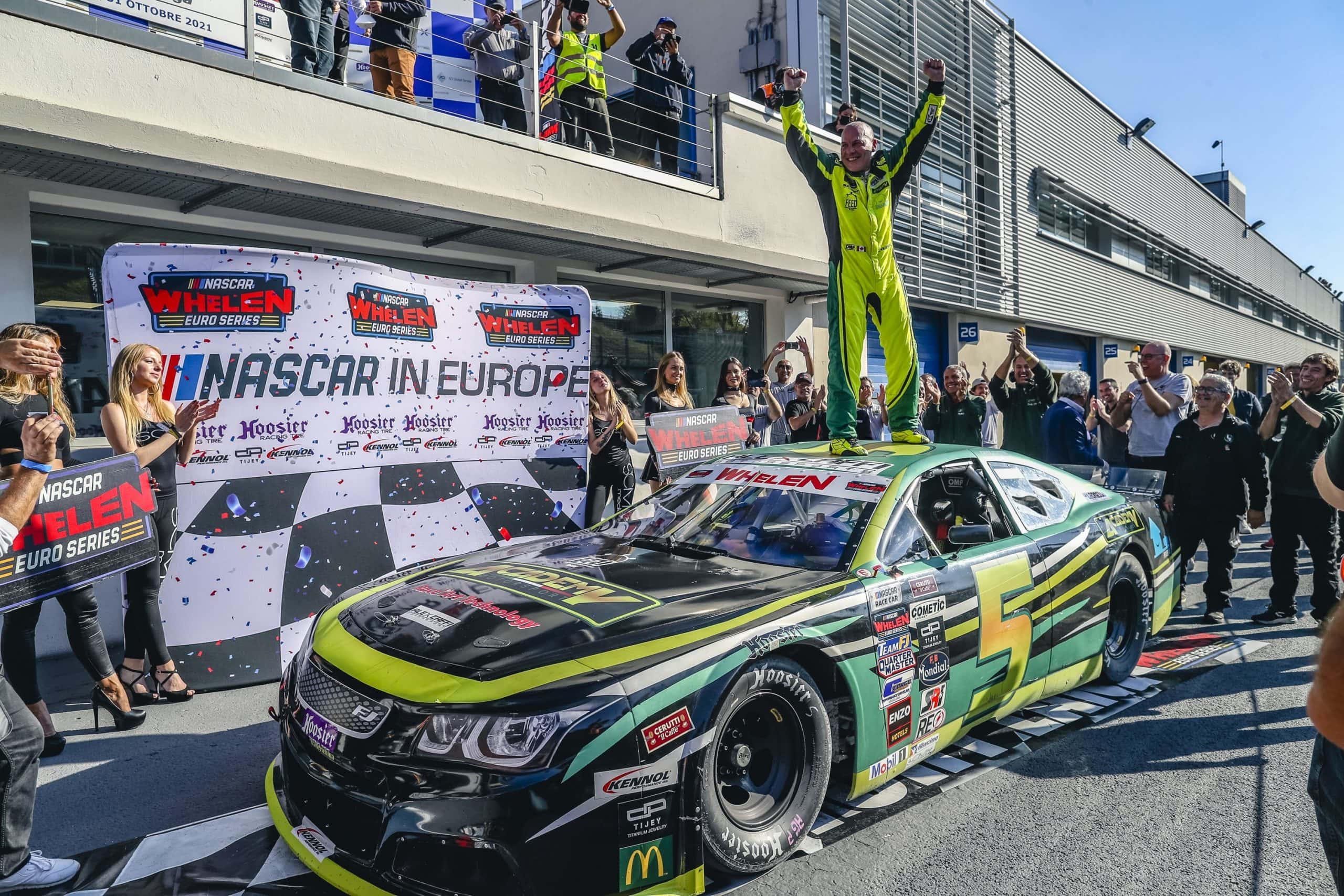 Jacques Villeneuve s'impose en EuroNASCAR