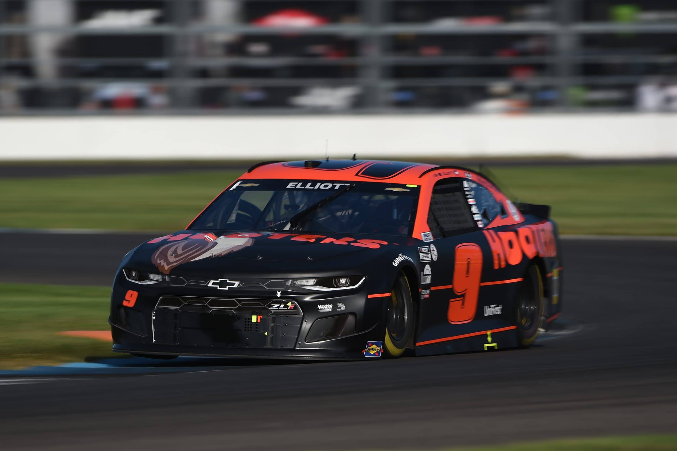 Hooters prolonge avec Chase Elliott