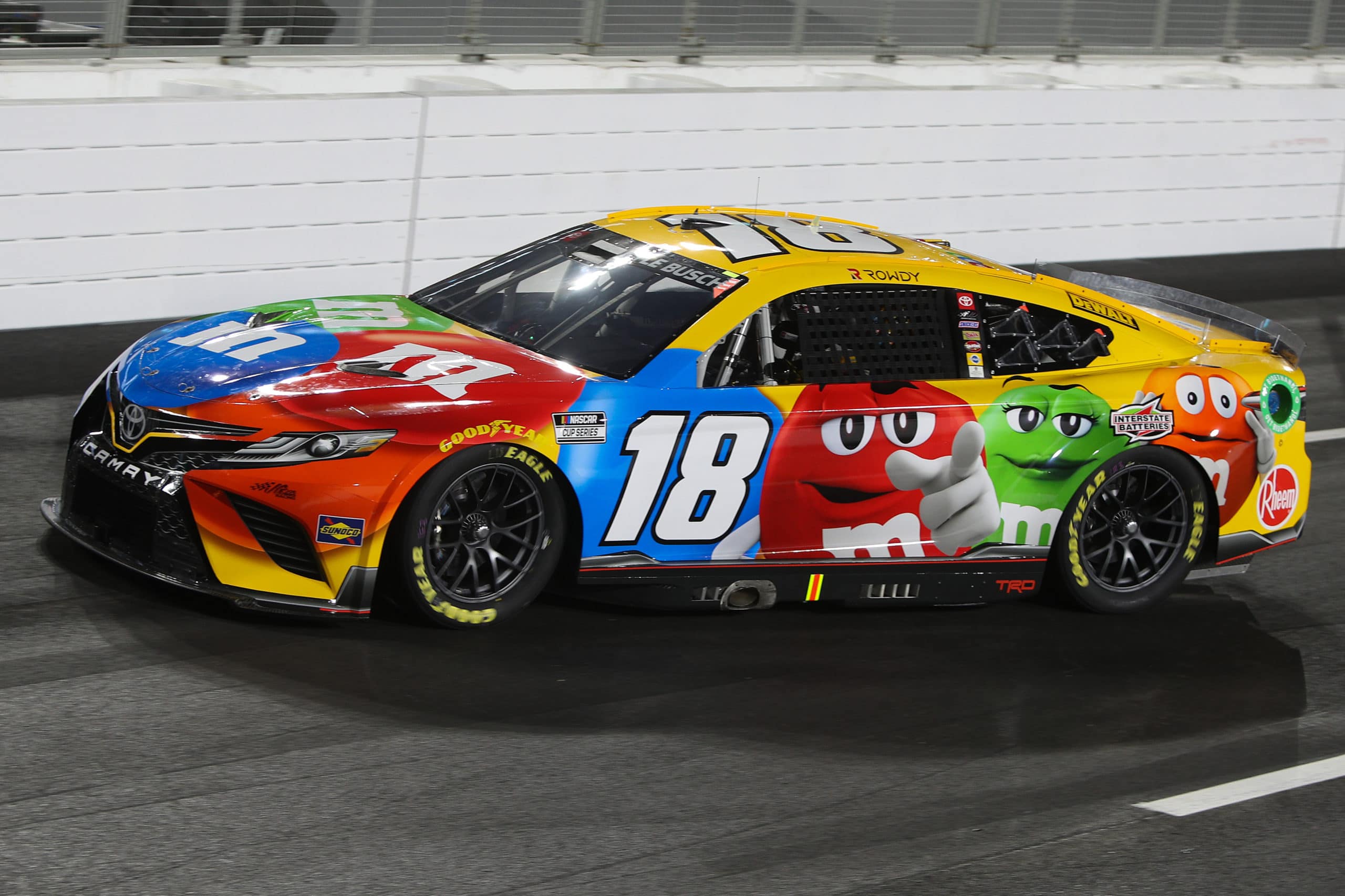 Kyle Busch part à la faute en essais