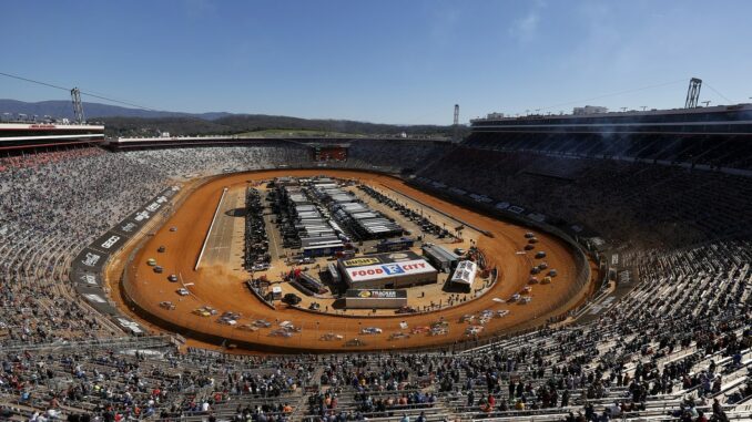 La-piste-en-terre-de-Bristol