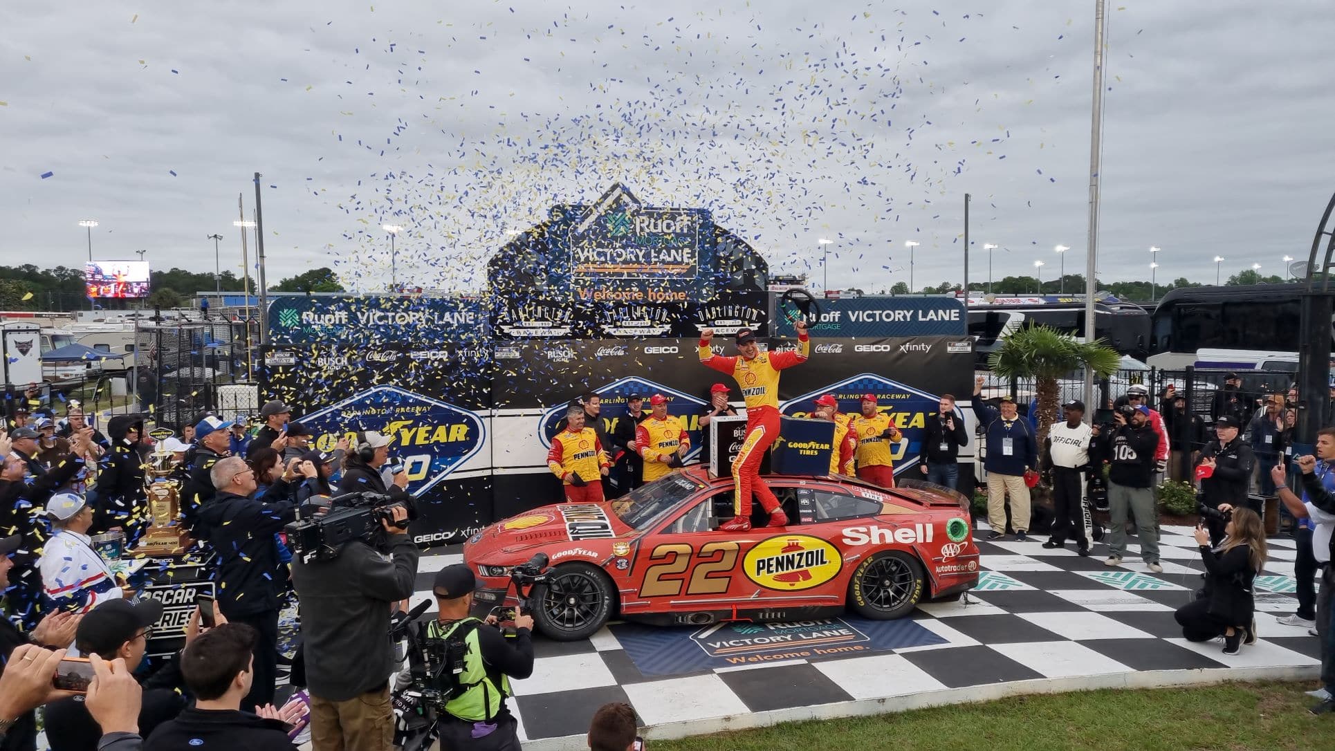 Joey Logano Darlington
