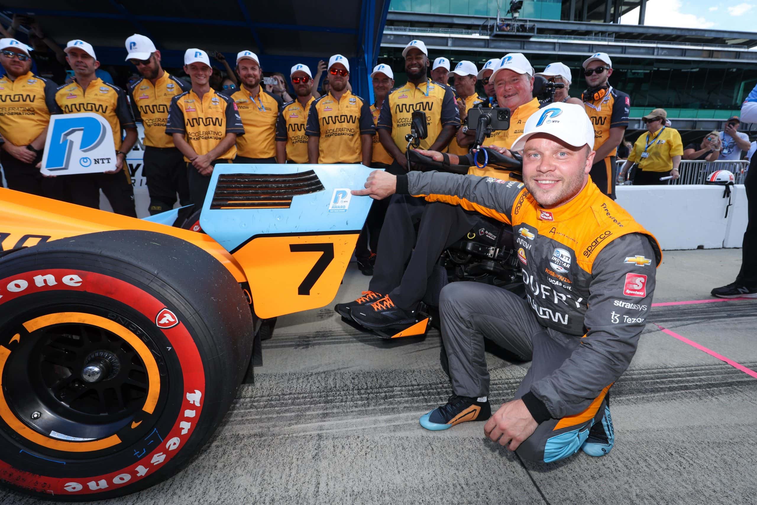 Felix Rosenqvist sort les muscles