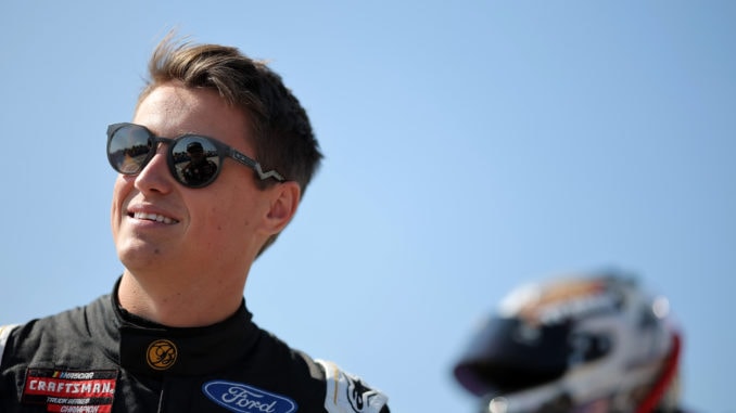 NASCAR Craftsman Truck Series Clean Harbors 175 - Qualifying