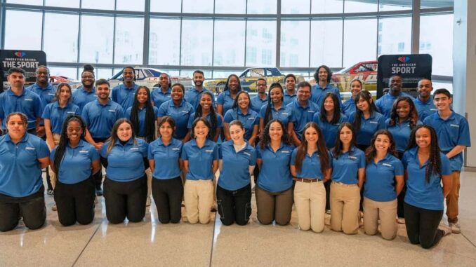 2023-NASCAR-Diversity-Internship-Program-GroupPhoto-128