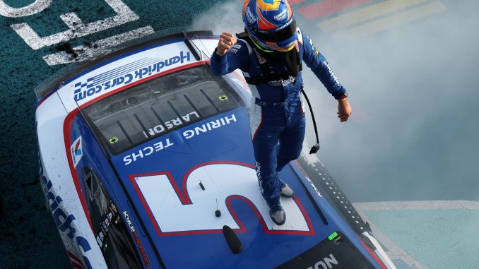 Kyle Larson ouvre son compteur
